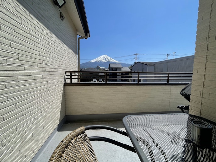 テラスから眺める富士山は圧巻です