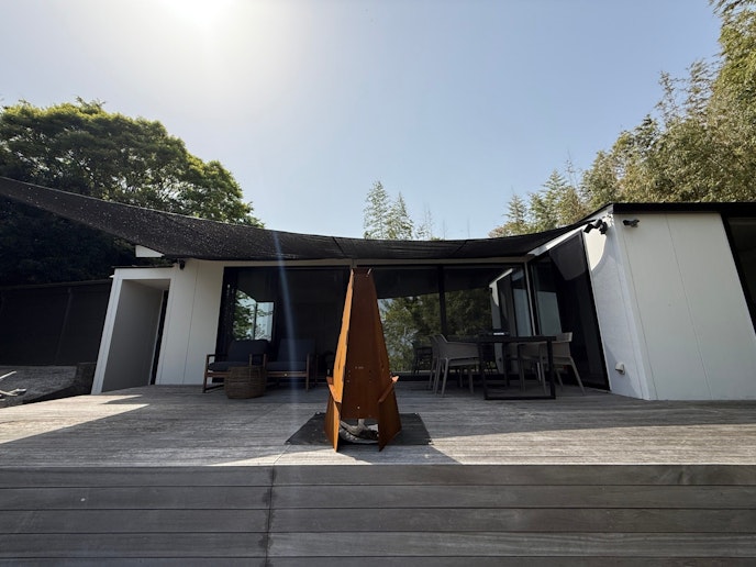 誰からも邪魔されない贅沢な環境と、有り余るほどゆっくりと流れる時間というかけがえのないご褒美が...