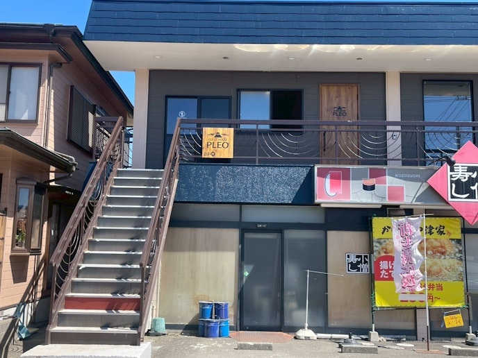 建物の2階部分が当館となります。