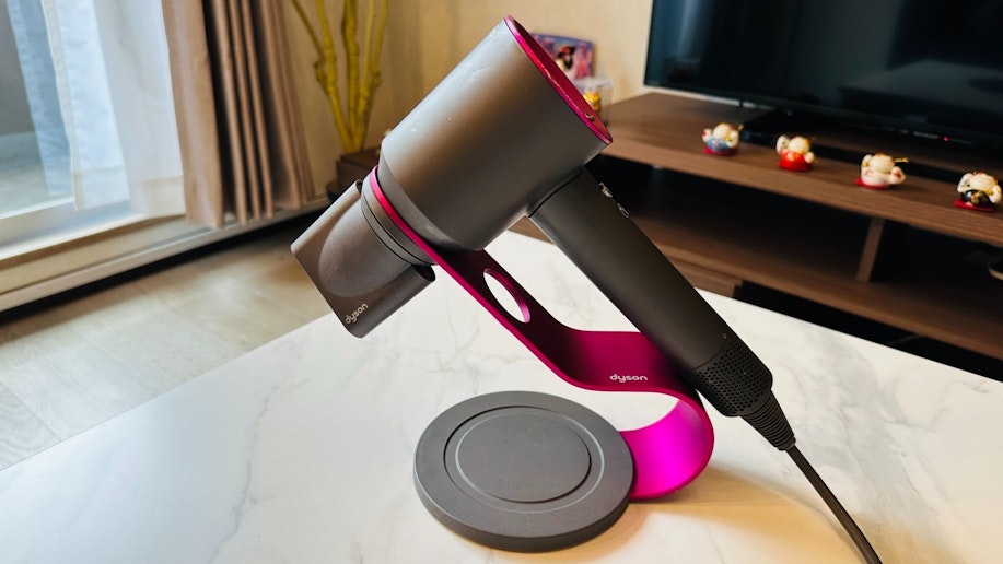 ヘアドライヤー（ダイソン）
