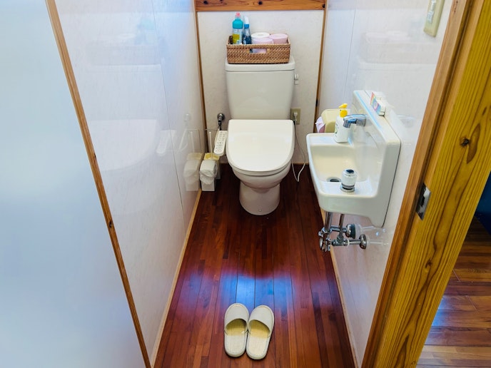 トイレはウォシュレット完備。