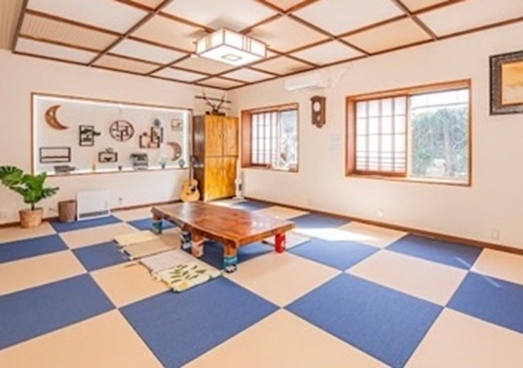 おしゃれな畳の下には床暖房を完備しました