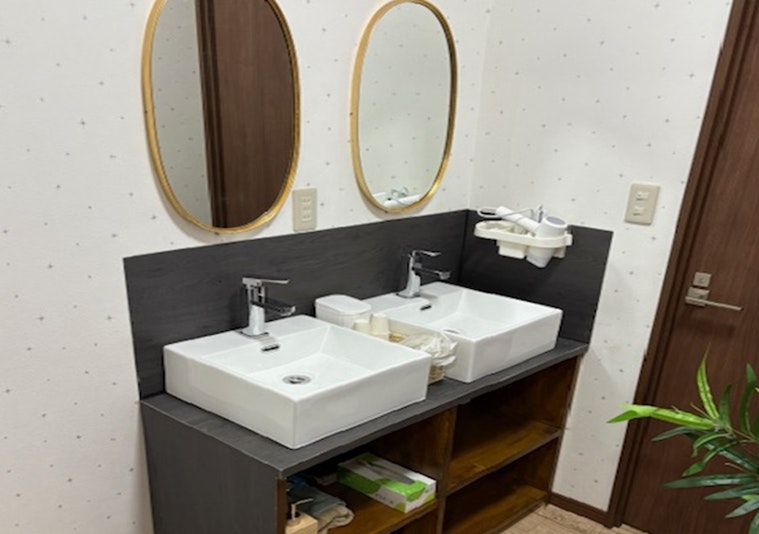 洗面台には各種アメニティも揃えました