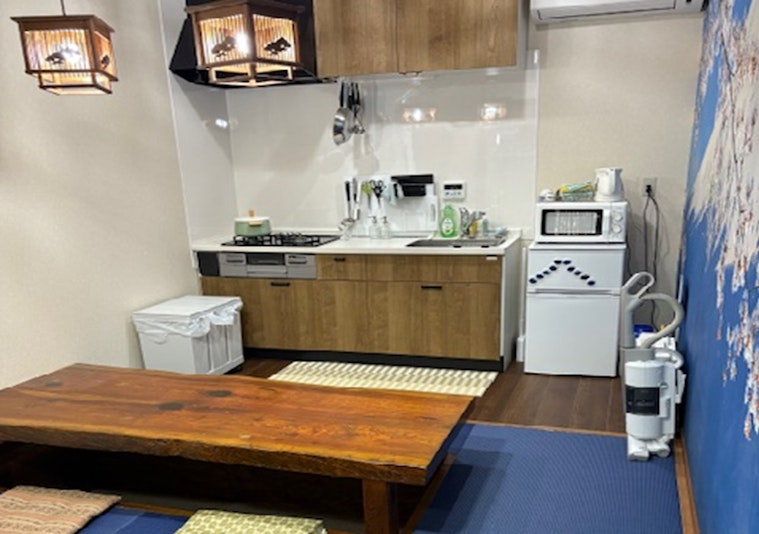 掘りごたつ付きのキッチンは調理器具も揃っています