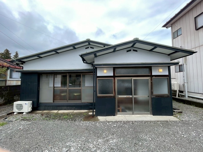 施設の外観は、和風の作りとなっており、親戚の家に帰ってきたような雰囲気を漂わせております。