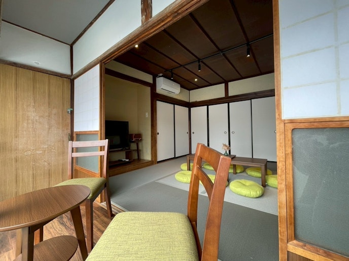 まるで田舎のカフェに来た気分を味わえるスペースもあります。 本を読んだり、ゆっくりするのに最適です。