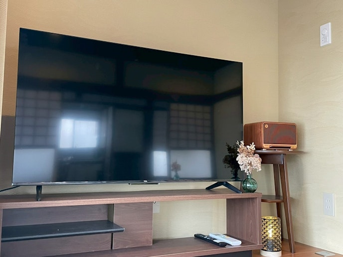 リビングにはTV完備ゆっくりとした時間をお過ごしいただけます。