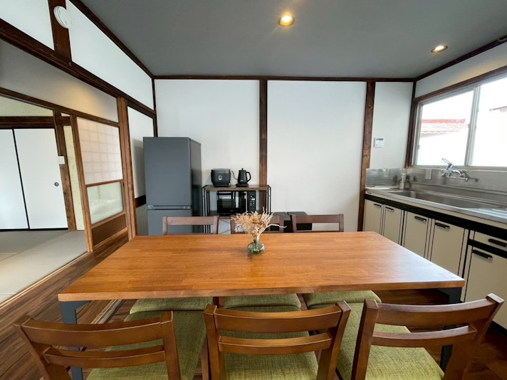 テーブルをみんなで囲みながらまるで、実家に帰ってきたかのようなお食事を楽しむことができます。