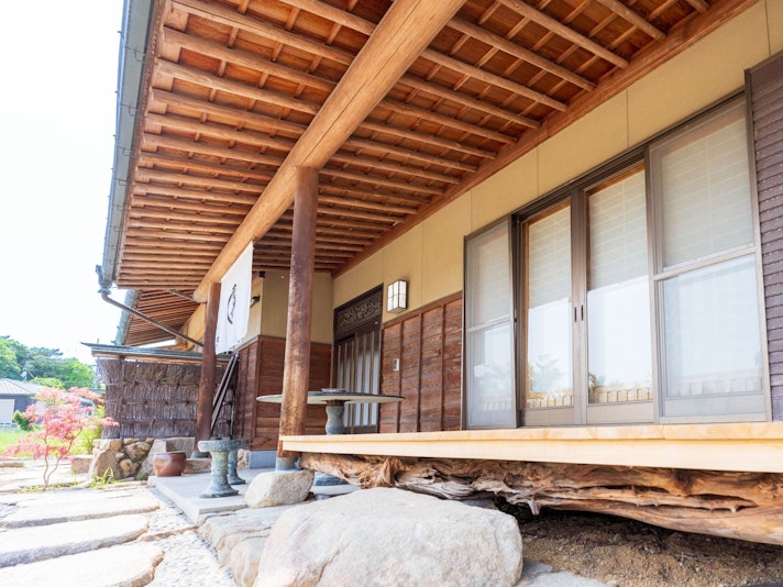 縁側で、のんびりと過ごすのも◎