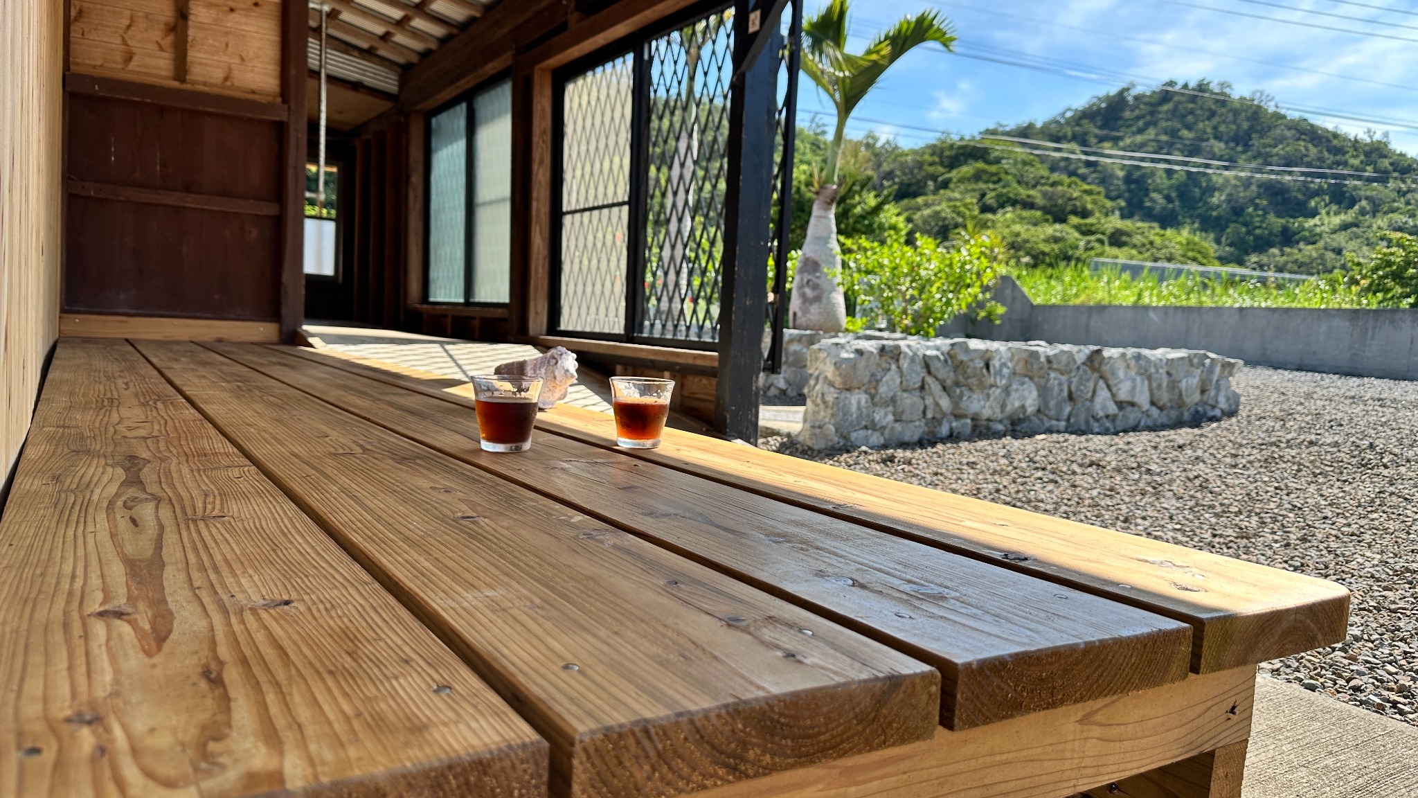 海に入った後は　縁側でゆっくりと