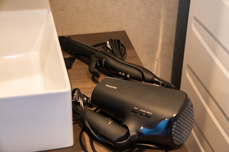 ヘアドライヤー、こて＆ストレートアイロン