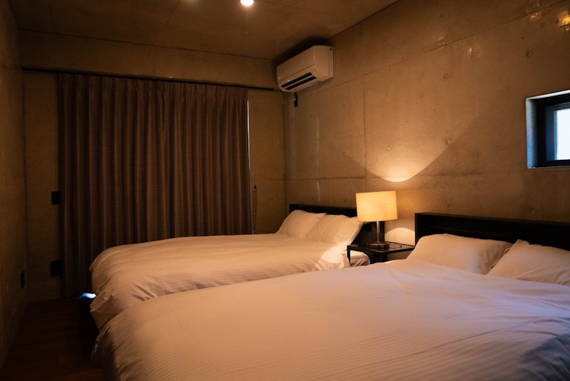 1階奥の寝室です