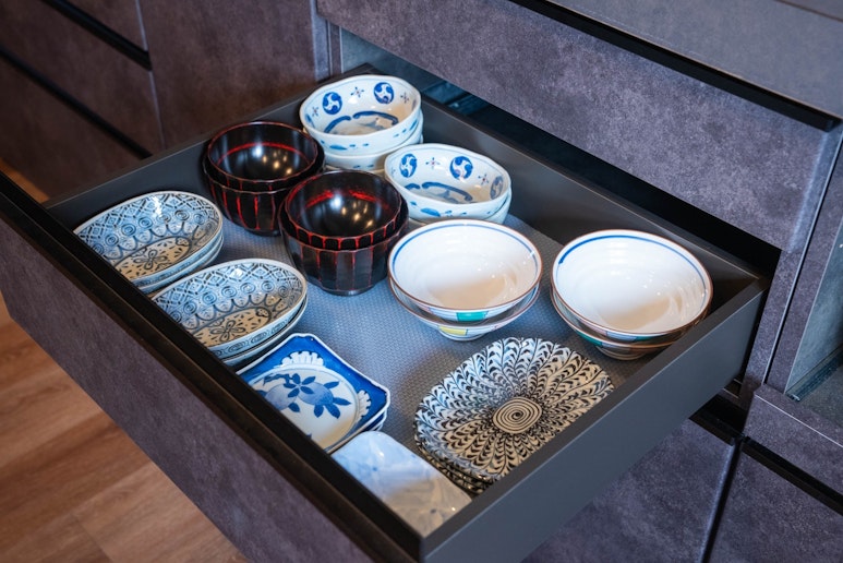 バラエティに富んだ食器もご用意しております