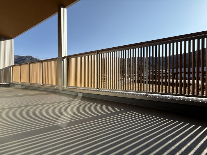 広いベランダで物干しが便利