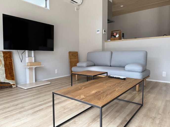 カウンターキッチンから「料理できたよ！」と声がかかり、皆で楽しい食事会が始まります！