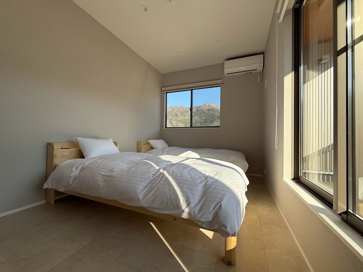 シングルベッド２台の寝室