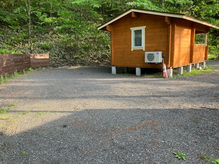 どんぐり３　裏の駐車場