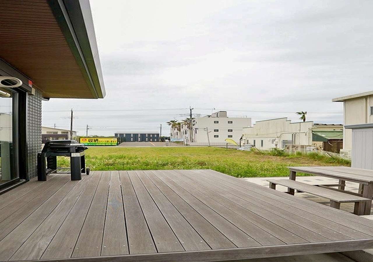 BBQも楽しめるプライベートテラス (BBQグリル：有料)