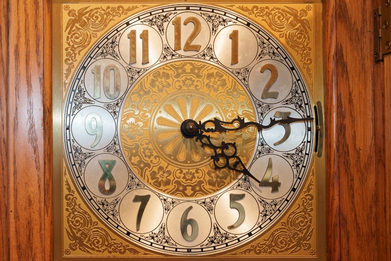 大時計の文字盤