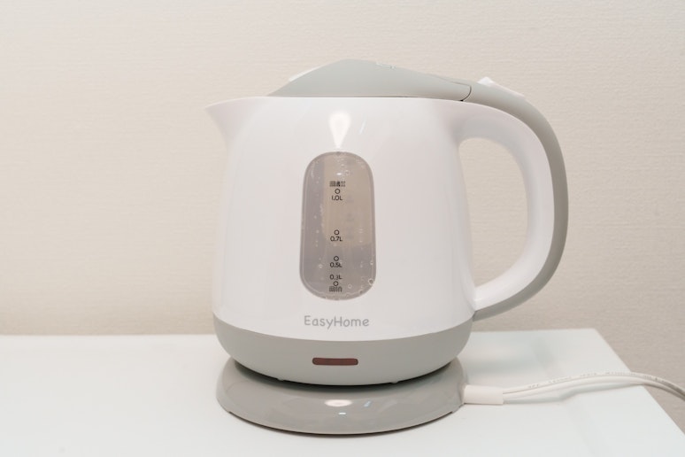 電気湯沸かし器