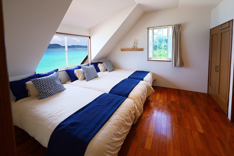 寝室：シングル３台