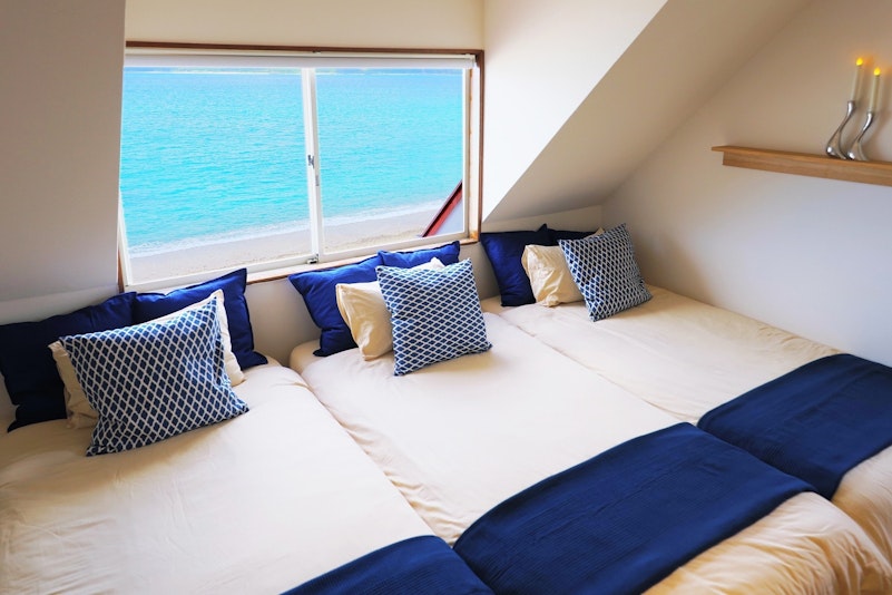 寝室：シングル３台