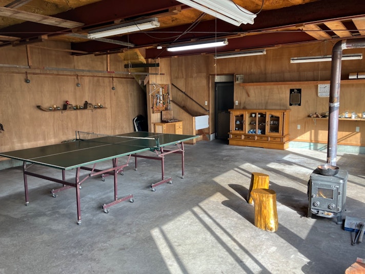 宿舎となりに自由スペース（一階のみ）がございます。ご自由にお使いください。