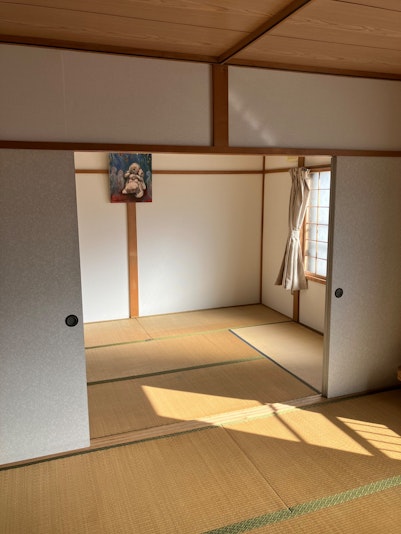 2F和室Bになります。　布団は和室Aの押入にございます。