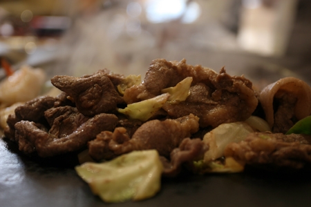 飛騨の山菜と　豚ハラミの焼肉