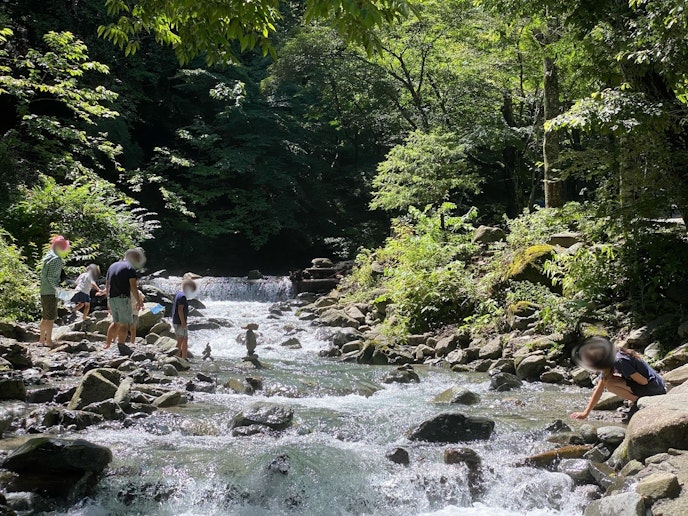 目の前の持萩沢