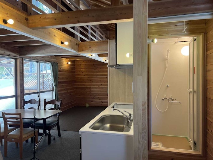 コテージ見晴室内