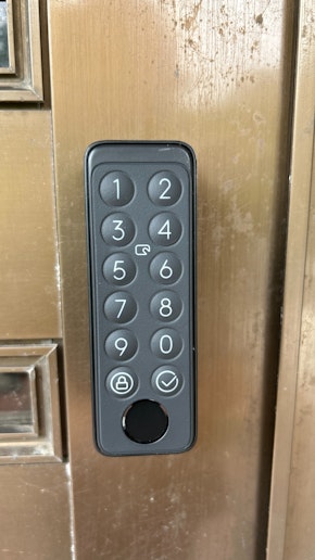 開錠パッド(チェックイン時にパスコードをお渡しします)