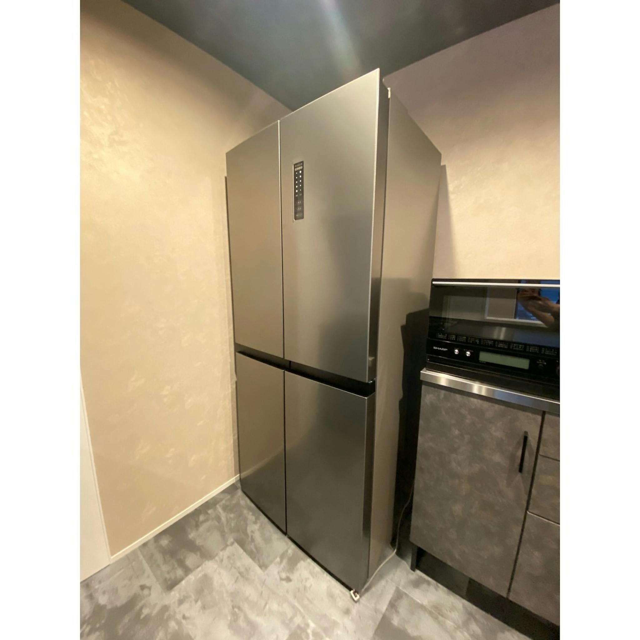 大型の冷蔵庫もあります