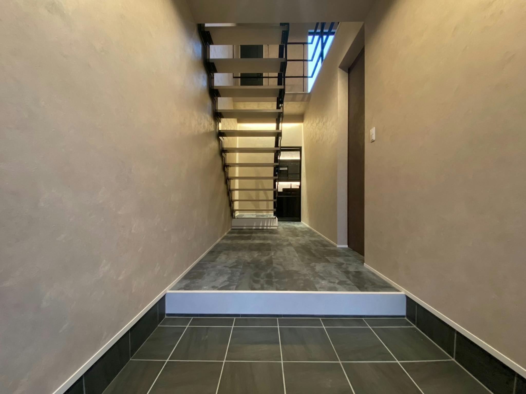 広々とした玄関