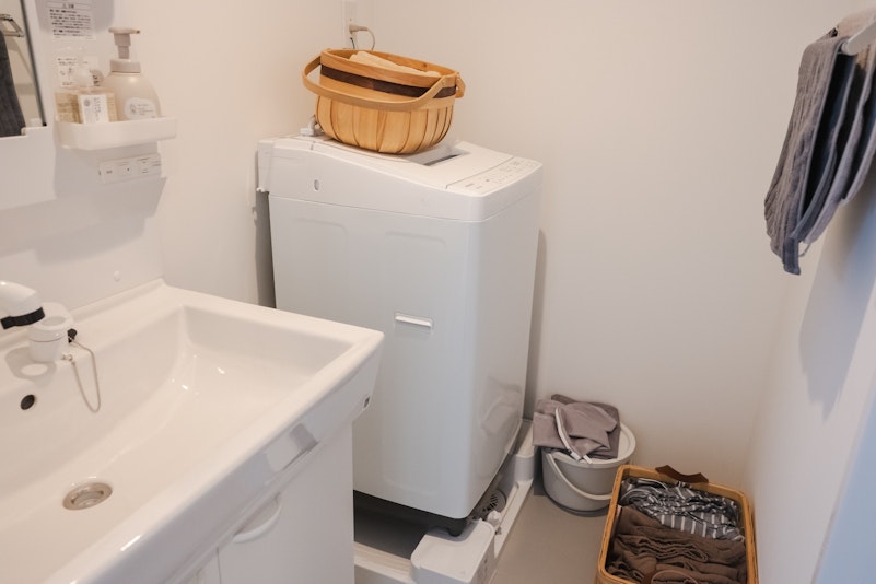 洗面所の横に洗濯機