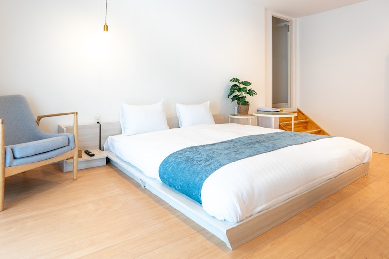 1階リビングルーム1 ベッド