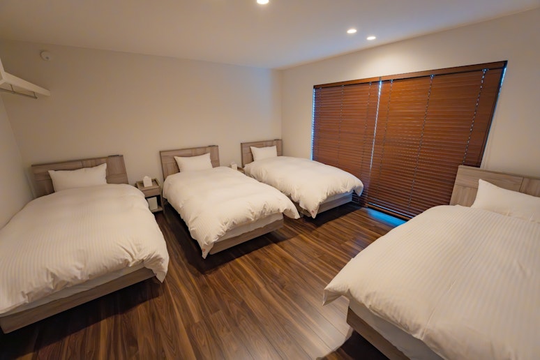 洋室1 シングルサイズベット 4台