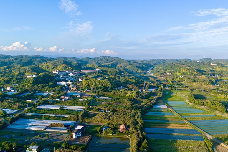 周辺環境。雄大な山並みが遠くまで広がり、心にそっと寄り添うような癒しをもたらしてくれます。