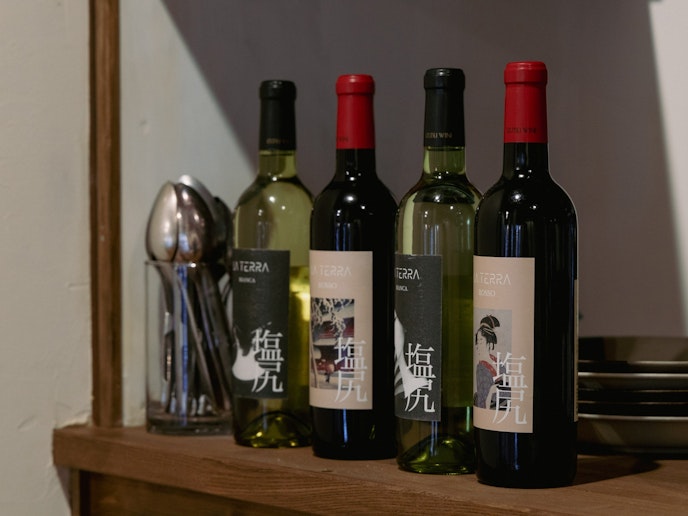 ・【1階カフェ・レストラン】地元で生産されるワインを是非お召し上がりください