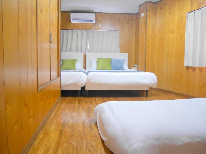 3階のダブルベッドの寝室です。...