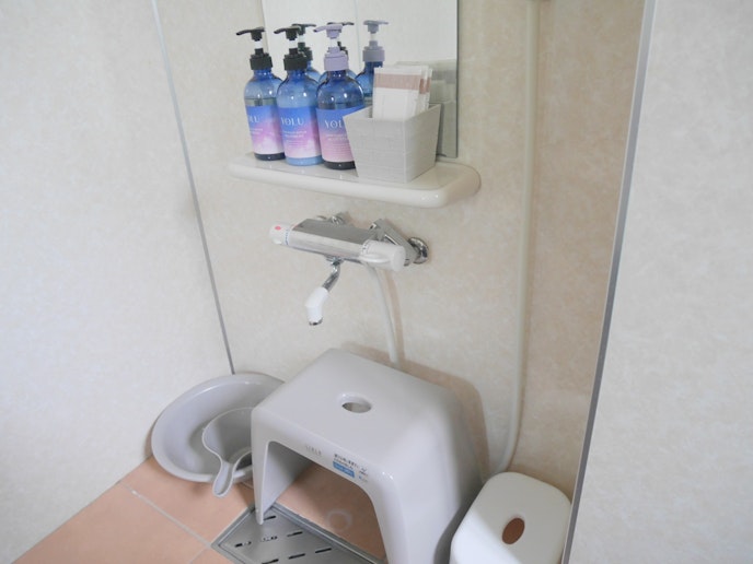 YOLUのボディソープ、シャンプー、コンディショナーがございます。...