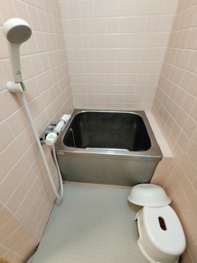 シャワー付き浴室