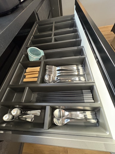 豊富なカトラリー類