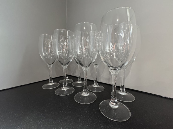 素敵なワイングラスで美味しいワインを...