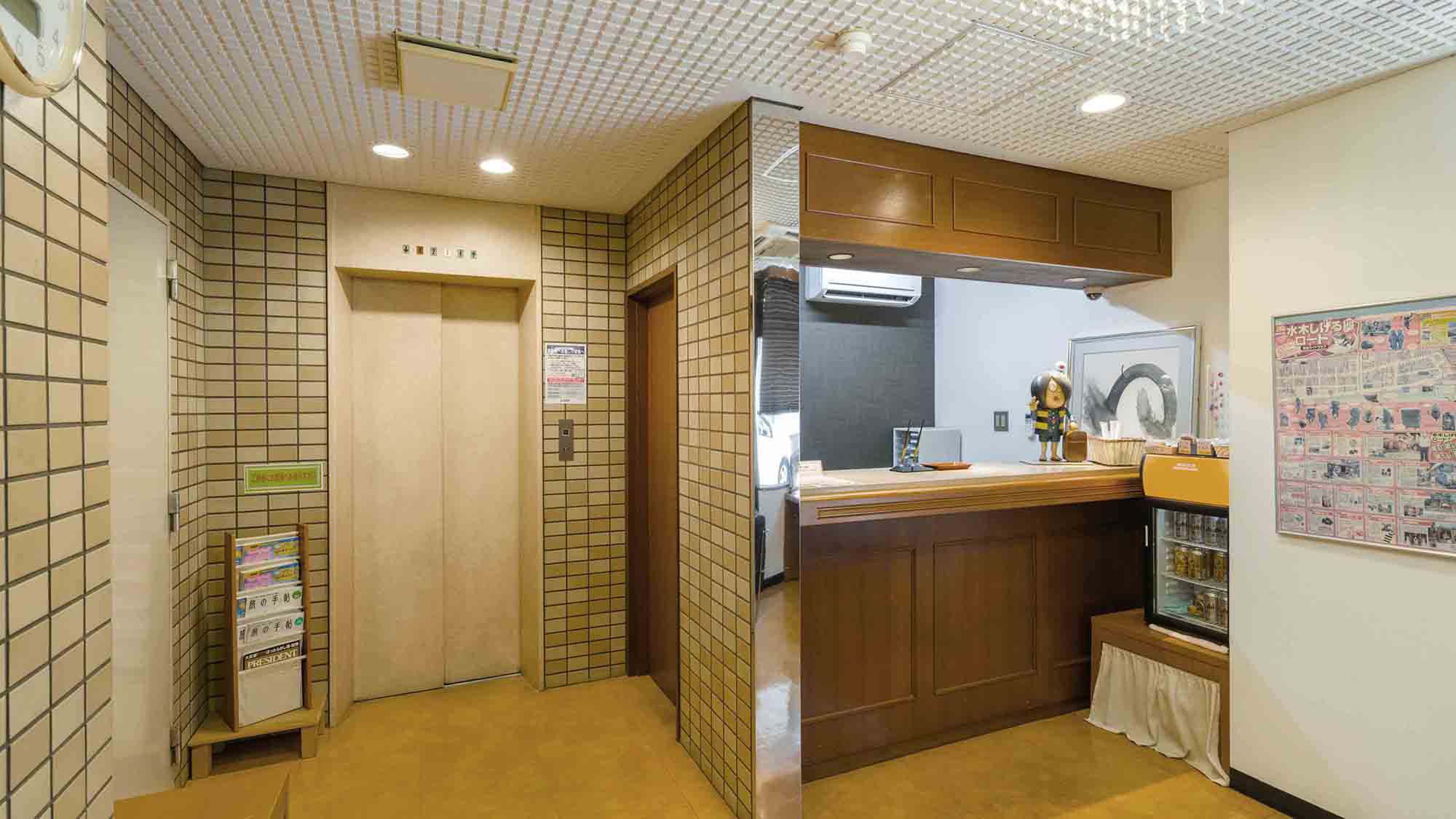 ・【フロント】チェックイン・チェックアウトはこちらでどうぞ