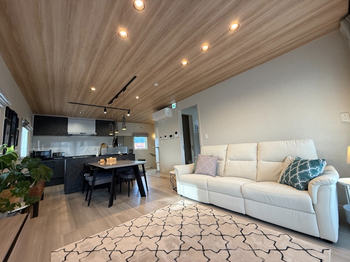 行き来のしやすいリビングダイニングルームです