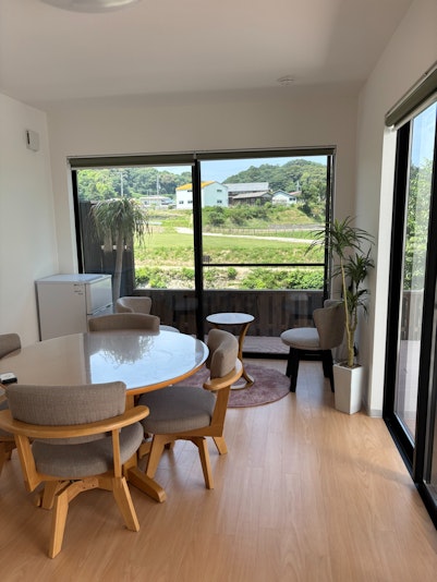 ダイニングキッチン棟の室内