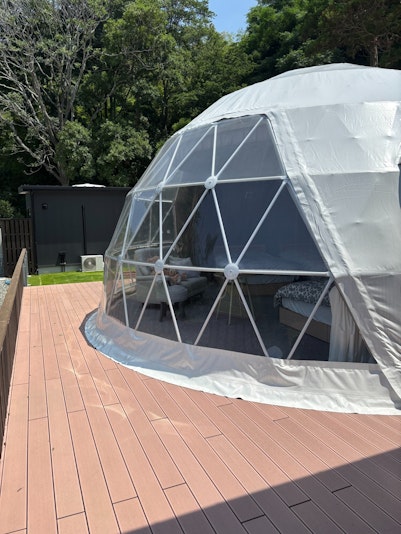 グランピングドームウッドデッキ