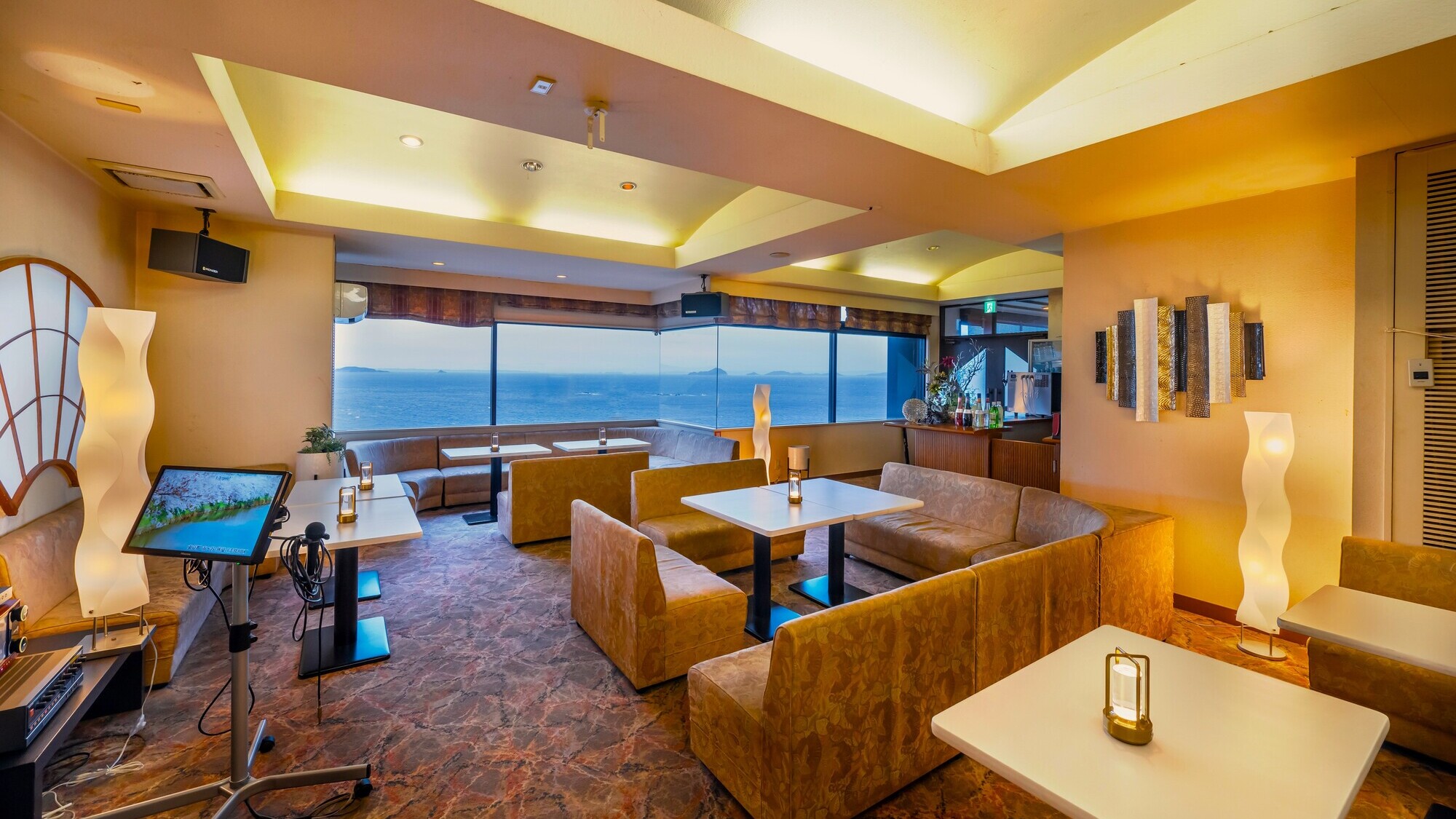 ≪ラウンジ≫4/7(月)～6/30(月)期間限定でOPEN！