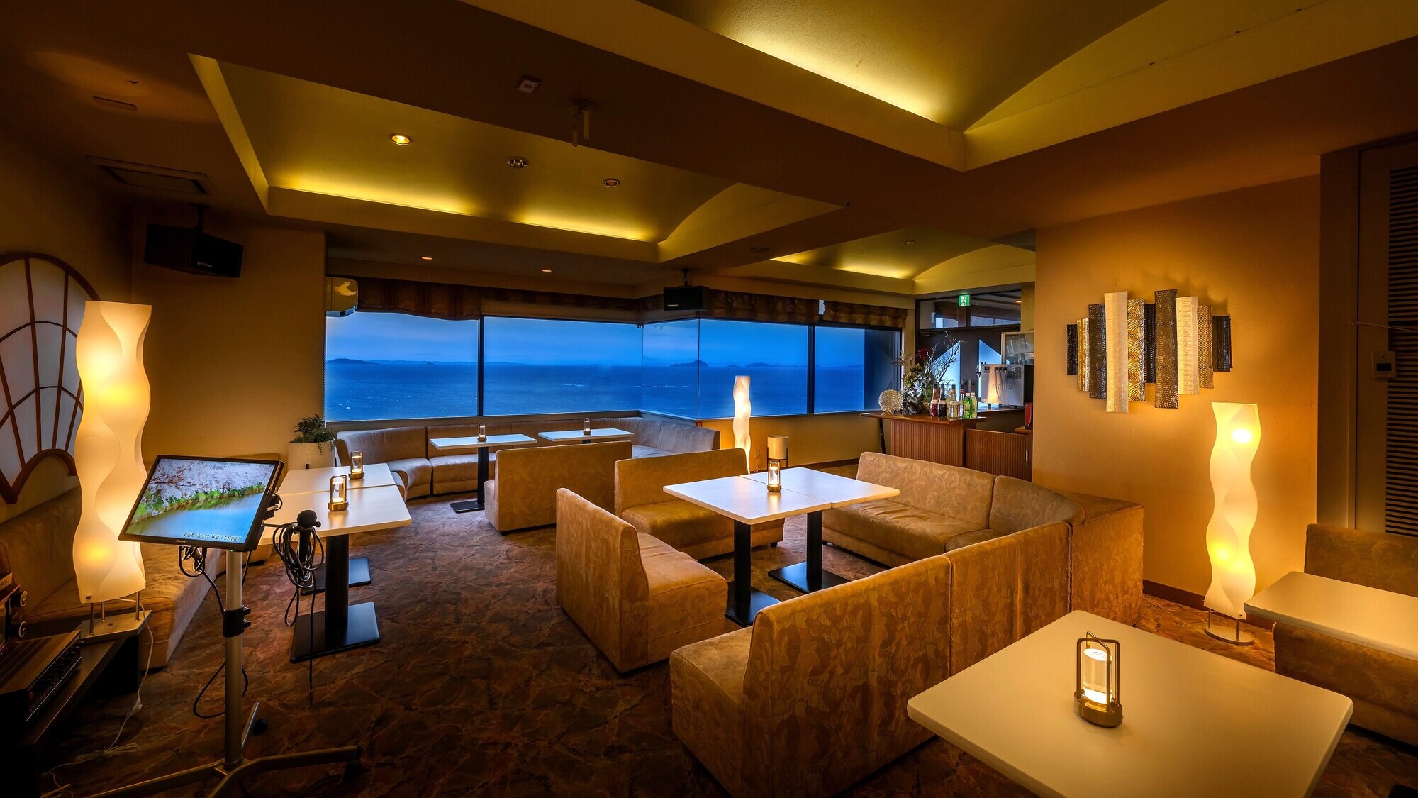 ≪ラウンジ≫4/7(月)～6/30(月)期間限定でOPEN！